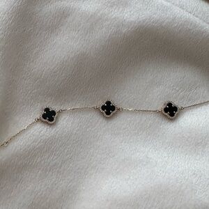 Elegant Black and gold clover Bracelet